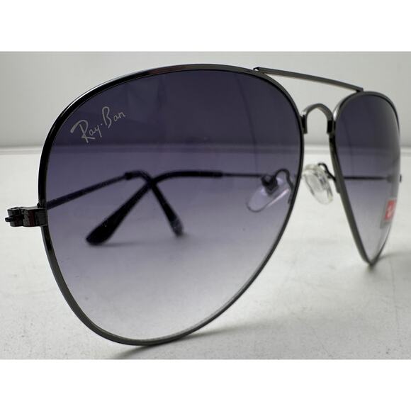 Authentic Ray-Ban Aviator Classic Black / Gradient Lenses Unisex Sunglasses main image 4